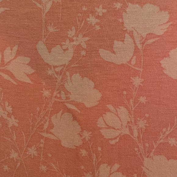 LuLaRoe Bailey Y Neck Short Sleeve Tee Size Large - Picture 5 of 5